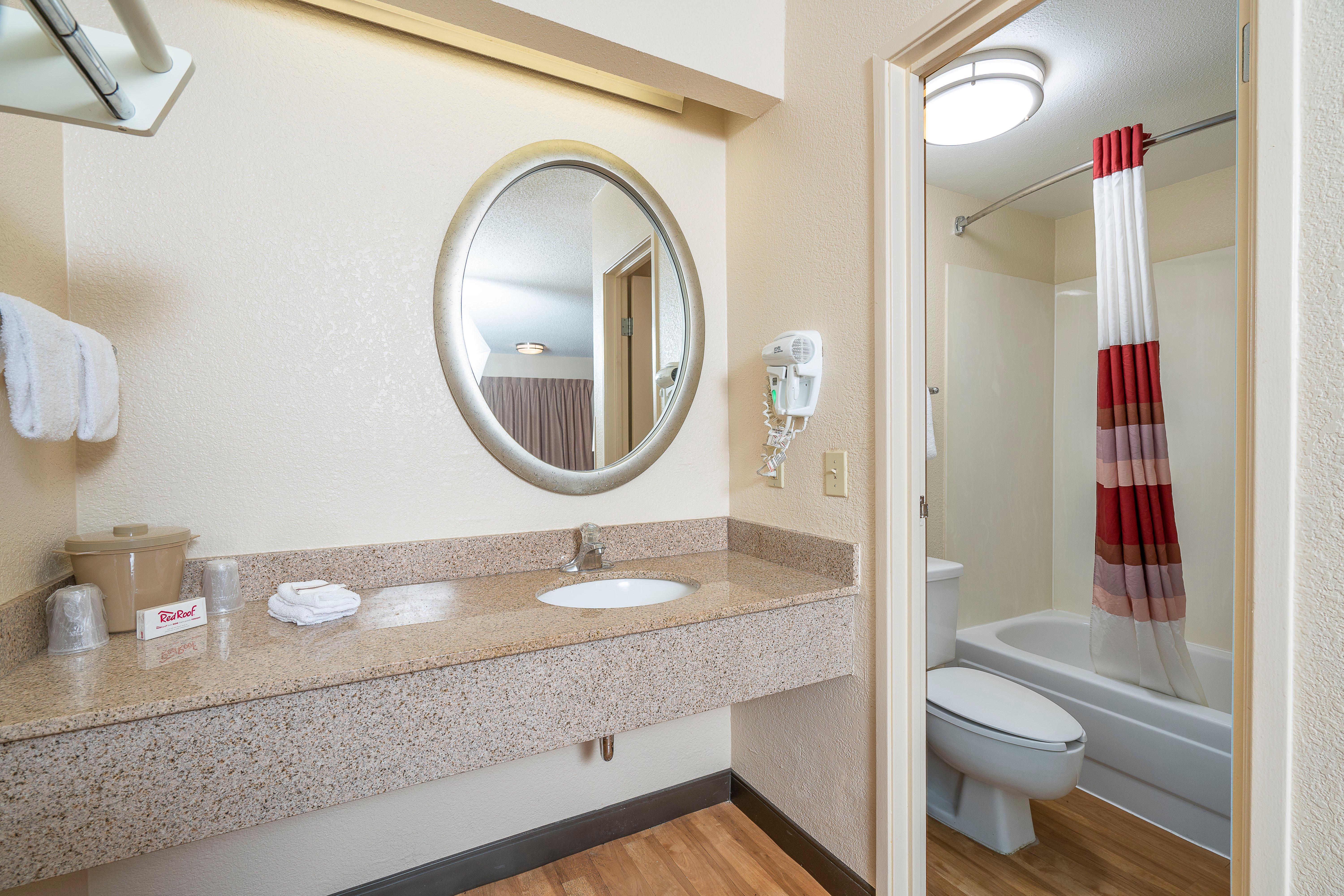 Red Roof Inn Эдисон Экстерьер фото